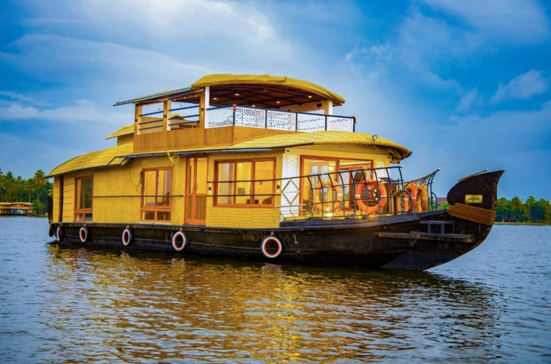 Traditional Kerala houseboat experience