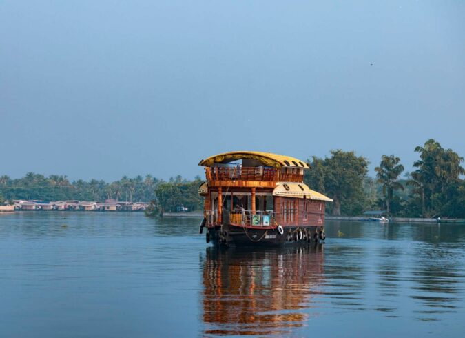 2 BEDROOM PREMIUM HOUSEBOAT